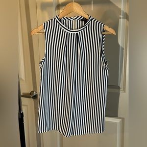 #summer Banana Republic Sleeveless Navy &White Shell